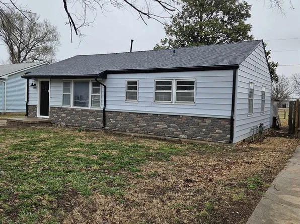 1806 Poplar St, Winfield, KS 67156