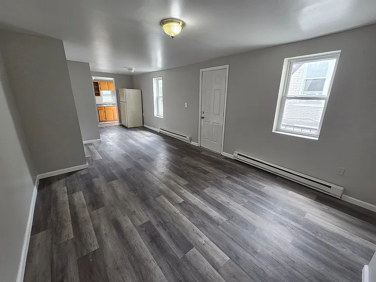 430 W Turner St — Photo 1