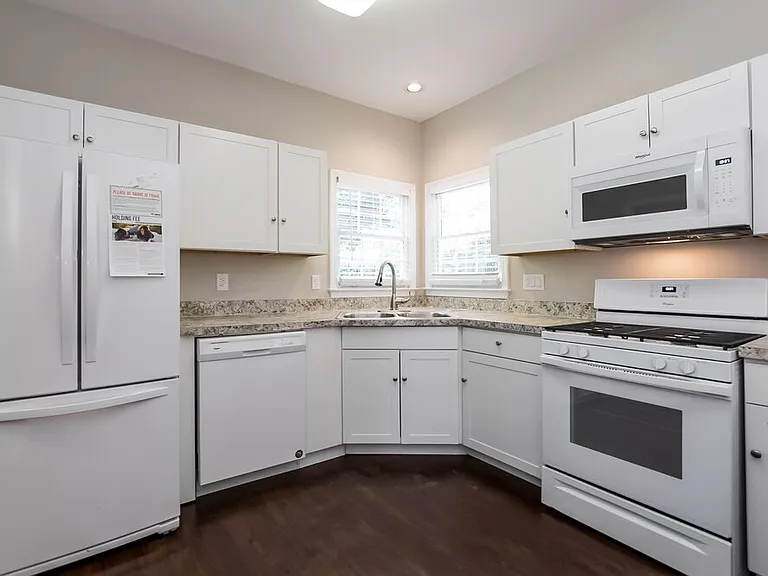 111 Windsong Dr — Photo 8