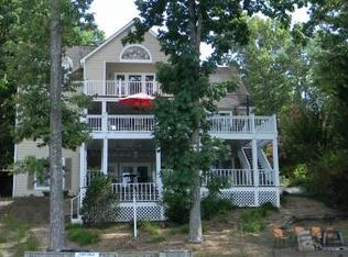 382 McCracken Point, Hayesville, NC 28904