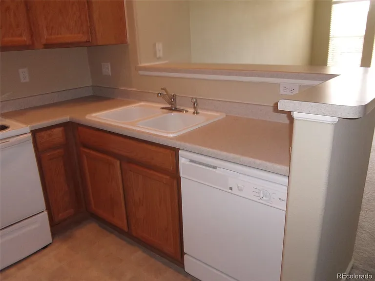8338 Stonybridge Cir — Photo 10