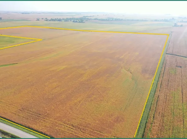 Grant Ave, Mechanicsville, IA 52306