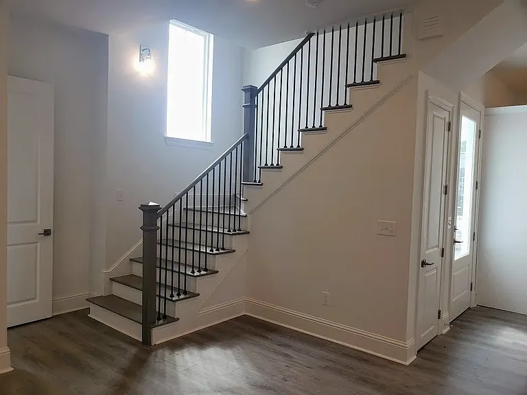 7815 Leake Ave — Photo 6