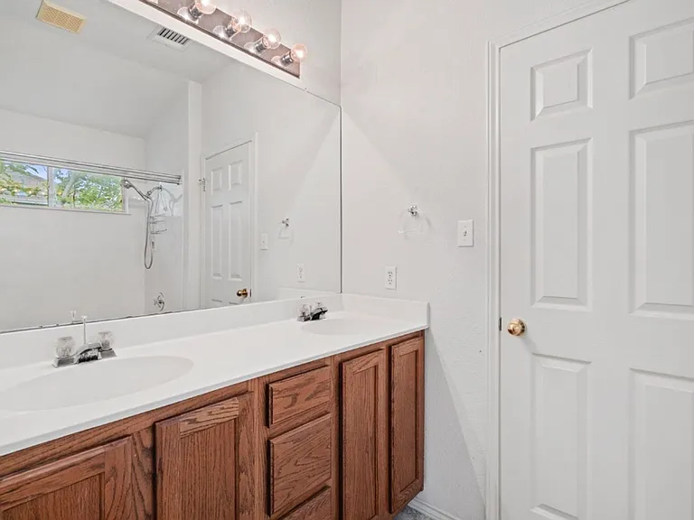 1401 Thibodeaux Dr — Photo 17