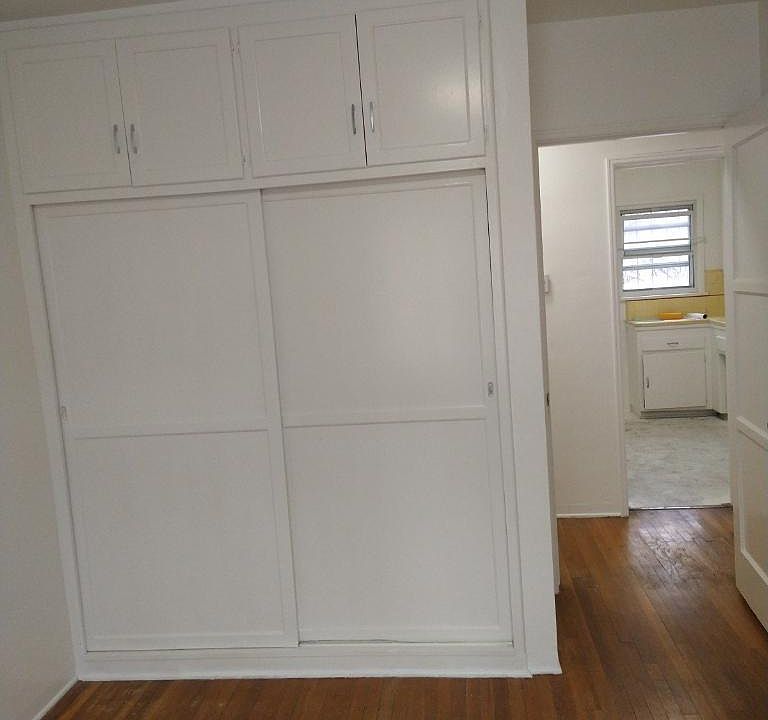 2nd image of 8421 Crenshaw Dr