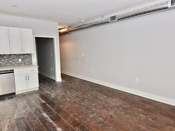 3rd image of 1833 E Passyunk Ave