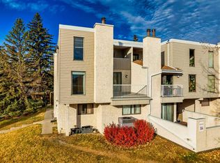 3500 E Varsity Dr NW #1601, Calgary, AB T2L 1Y3