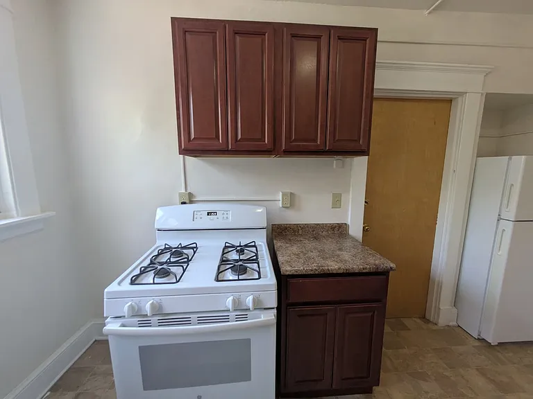 182 Elm St #18B — Photo 3
