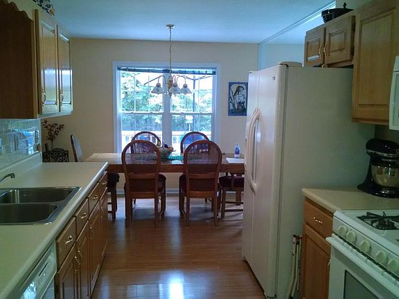 3rd image of 1141 Redwing Dr