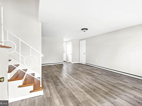 5th image of 2108 Armour Dr