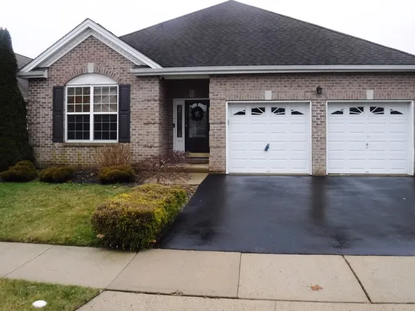 16 Paddock Ct, Dayton, NJ 08810