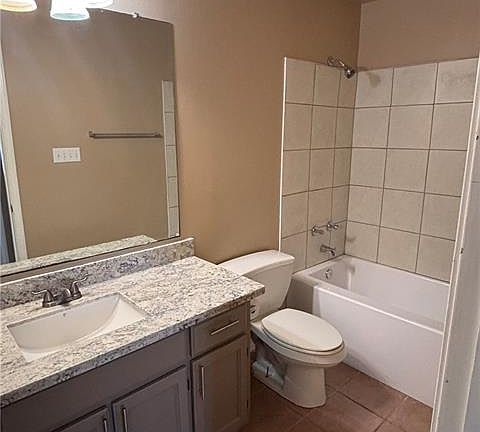 5th image of 1721 English Colony Dr