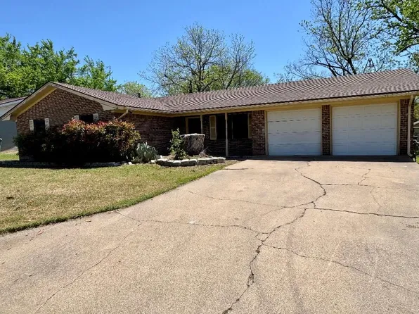 130 Omaha St, Stephenville, TX 76401