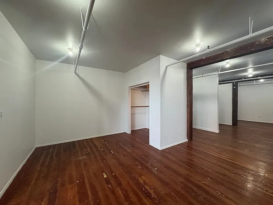 2889 Ford Street — Photo 4