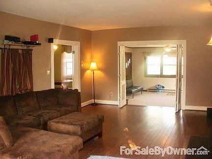 3rd image of 519 S Jefferson St