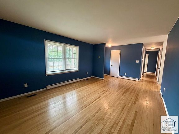 4th image of 1604 Spruce Street Ext