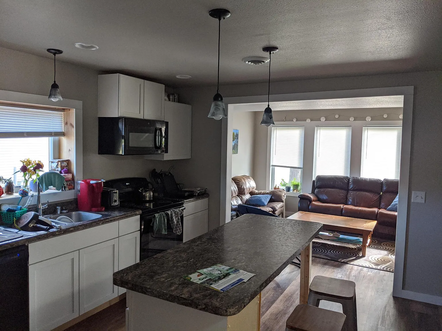 4 bed, 1200 sqft, $425 — Photo 2
