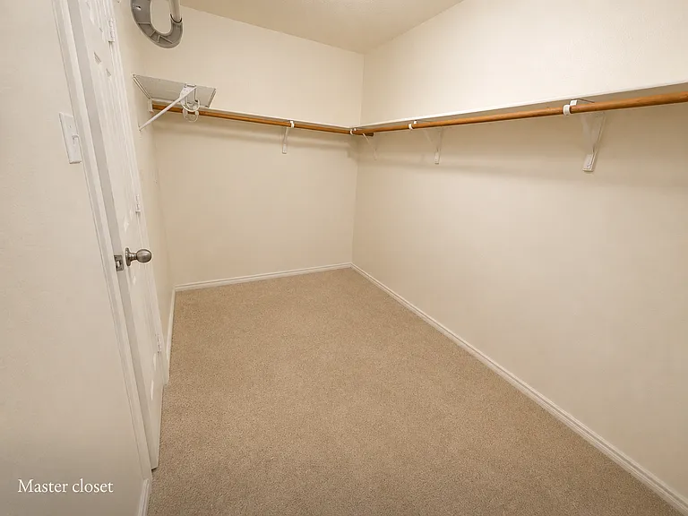511 Travis Ranch Trl — Photo 37