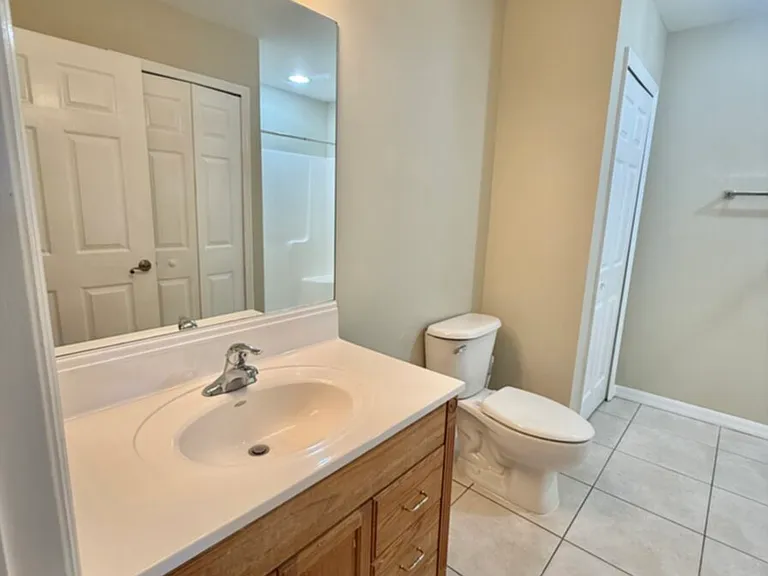1242 SE 8th St #1 — Photo 11