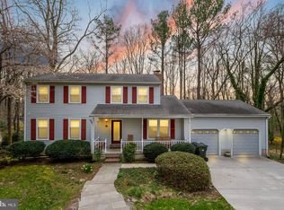 8 Fairvalley Ct, Newark, DE 19711