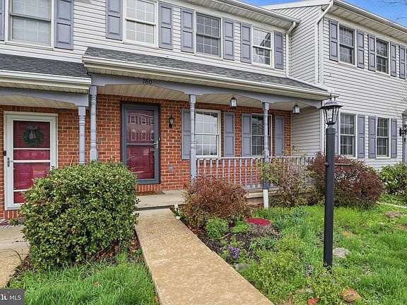 3rd image of 780 Robin Hill Cir
