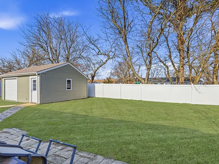 28 Bucknell Dr — Photo 15