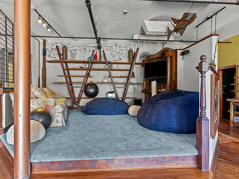 532 Kinsley Ave #205 — Photo 15
