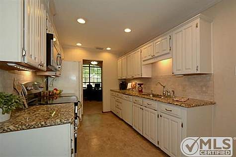 3rd image of 3100 Sunrise Ct