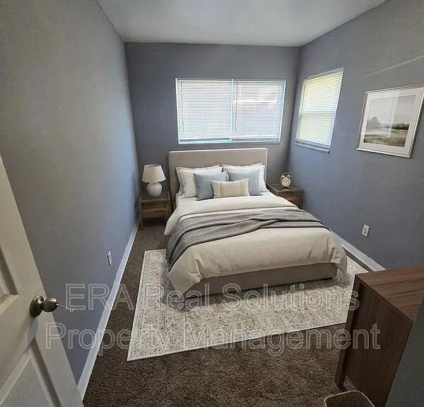 1460 Oakwood Ave — Photo 3