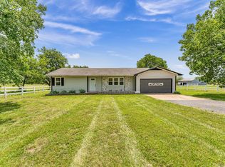 32 State Road F, Buffalo, MO 65622