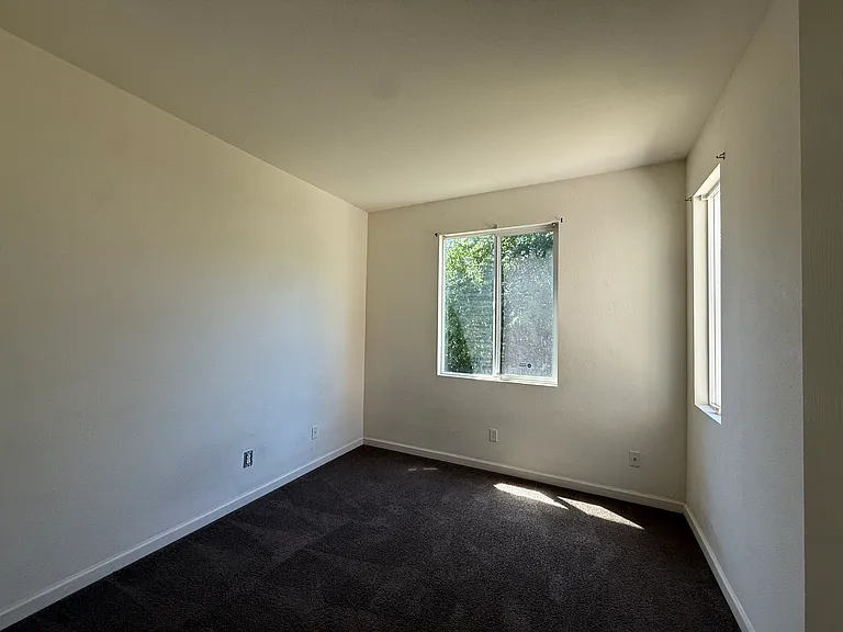 1372 Derby Ct — Photo 12