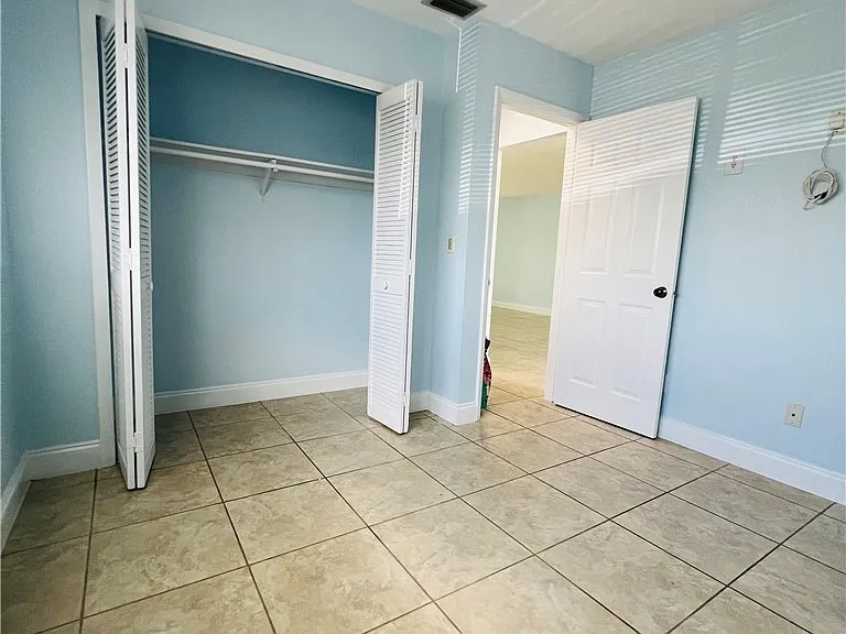 1406 SE 2nd Pl #1 — Photo 10