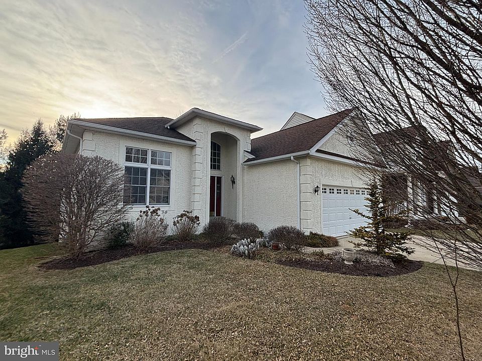 1st image of 84 S Valentine Dr
