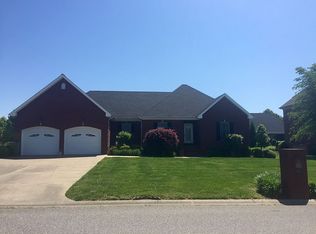 110 Crossfield Dr, Murray, KY 42071