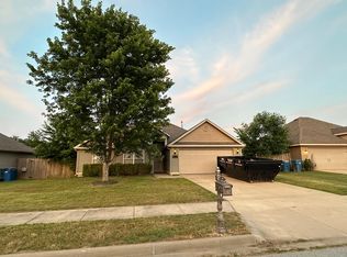 5303 SW Remington Rd, Rogers, AR 72712