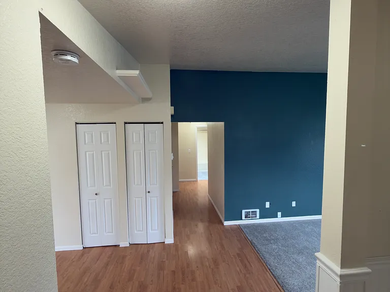 724 Edelweiss Ln SE — Photo 2