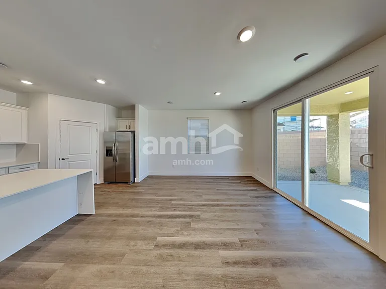 7426 S Keller Ln — Photo 5