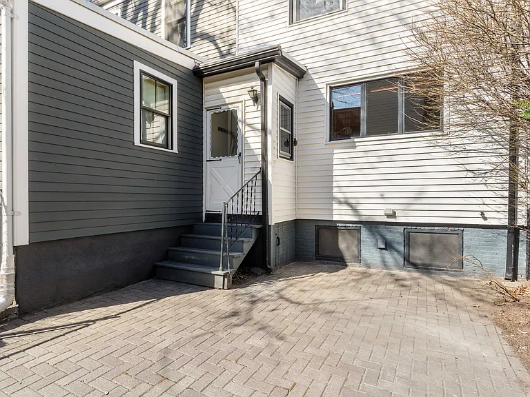 56 Spring St — Photo 10