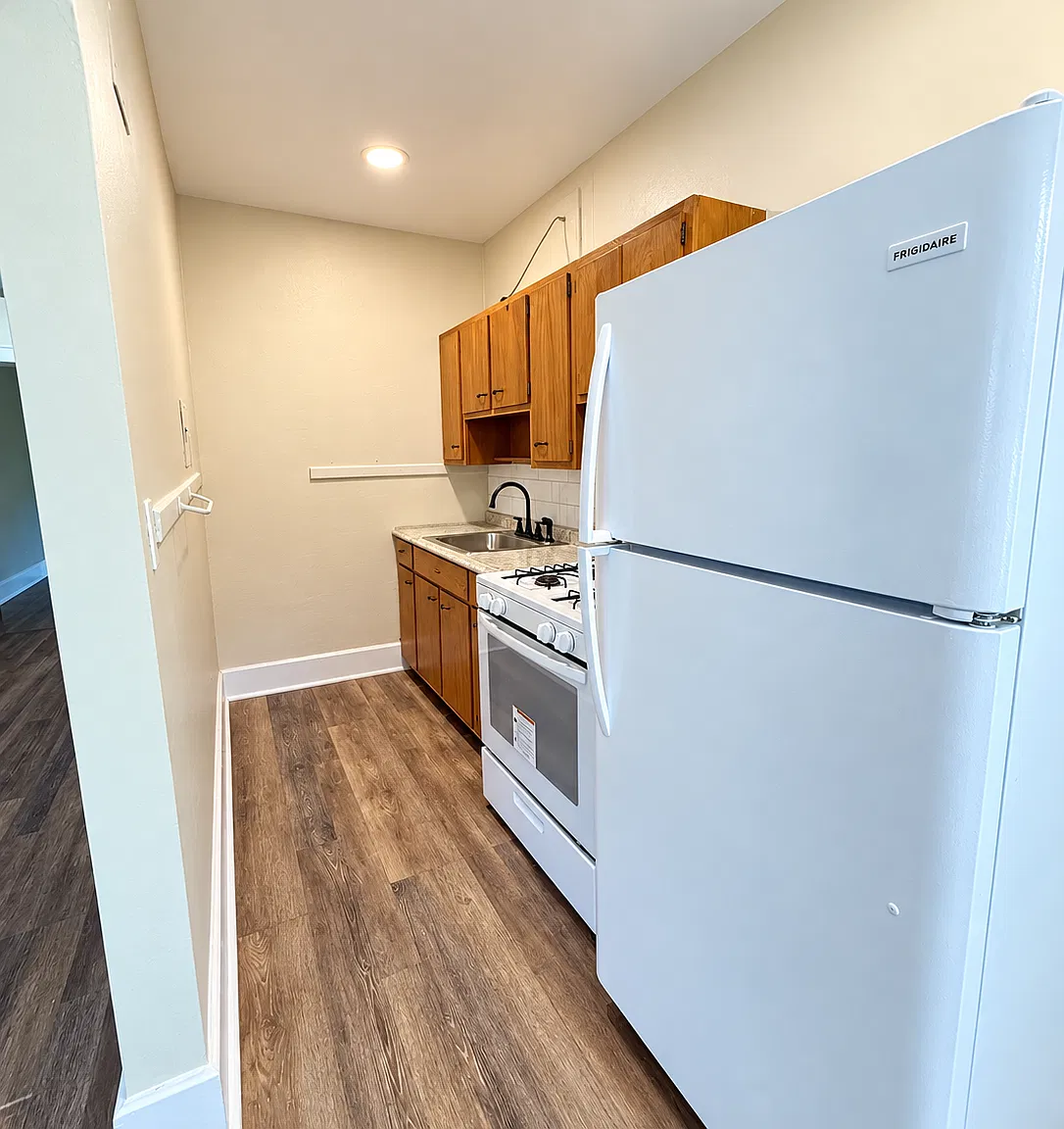 1 bed, 750 sqft, $1,300 — Photo 2