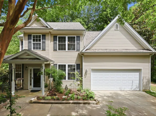 105 Little Meadow Ct, Holly Springs, NC 27540