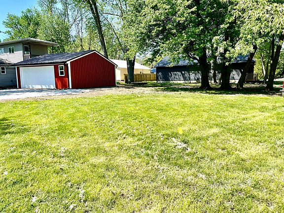5th image of 13475 Rosewood Dr NE