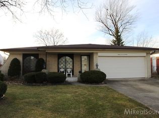 37609 Hacker Dr, Sterling Heights, MI 48310