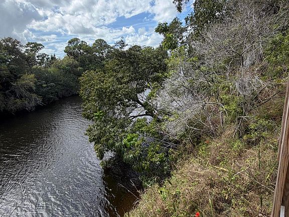 5th image of 1630 Glen Road