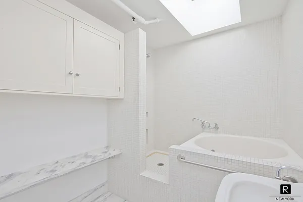 Sold by R New York | media 18