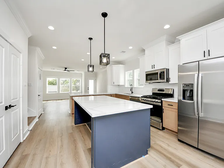 3806A Yale St — Photo 13