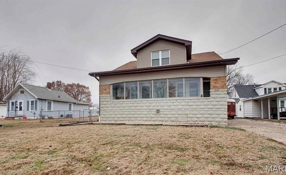1st image of 2929 Whewell Ave