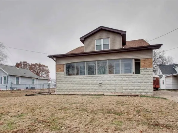 2929 Whewell Ave, Quincy, IL 62301