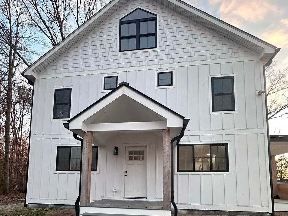 Brand new custom home, never been lived in!