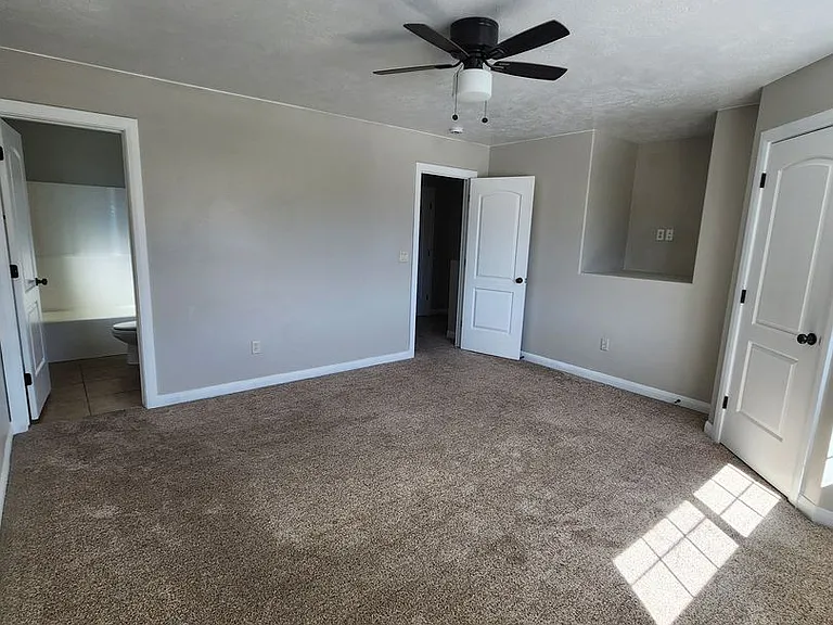 370 W 1425 N #17 — Photo 43