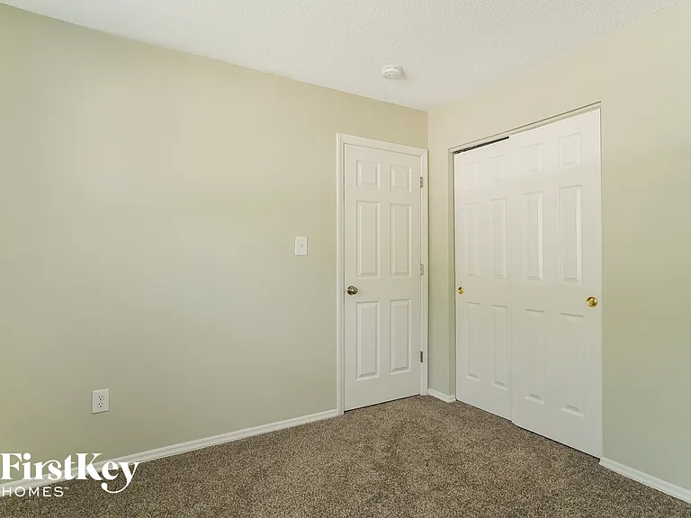 6220 Saybrooke Dr — Photo 10